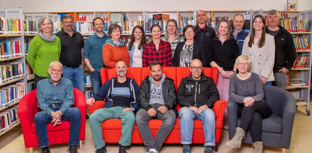 Lehrer-Kollegium 2024-25 Lehrer-Kollegium 2024-25